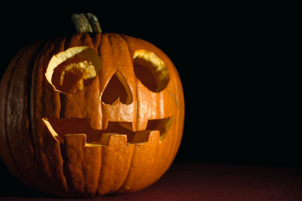 Jack-o’-lantern: มากกว่าฟักทองแกะสลัก ความจริงเบื้องหลังตำนานที่คุณไม่เคยรู้